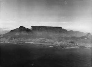 Ref No: CP021 Titel: Table Mountain - Early 1950's width=230