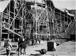 Ref No: KIM004 Titel: De Beers Diamond Mine Sifting Plant - Late 1940's width=230