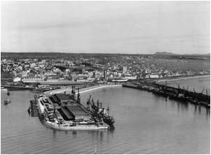 Ref No: PE006 Titel: Port Elizabeth - Late 1940's width=230