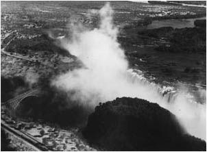 Ref No: ZIM017 Titel: Victoria Falls - Late 1940's width=230